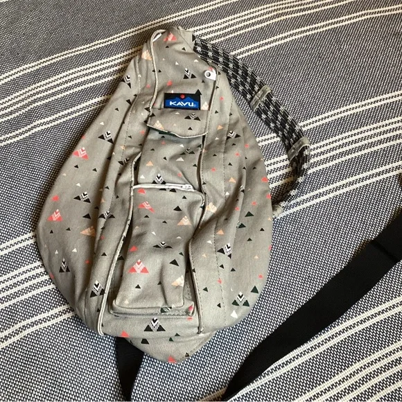 Kavu Spearheaded rope sling crossbody backpack - Picture 3 of 5